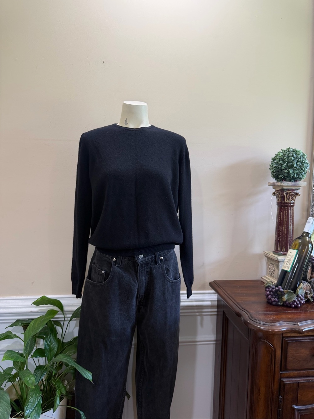 Vintage United Colors of Benetton Black Crewneck Sweater - Classic Everyday Knit